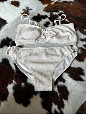 NWOT Pink Lily Cream Textured Ring-Front Bikini Set